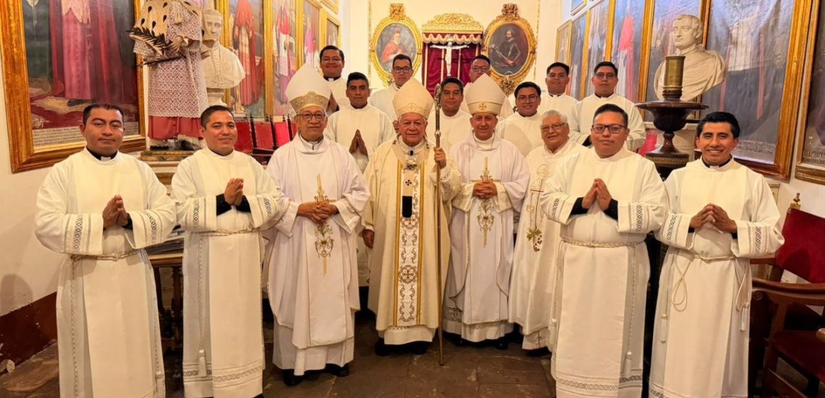 Arquidiócesis de Puebla ordena a 10 nuevos diáconos y un sacerdote