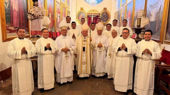 Arquidiócesis de Puebla ordena a 10 nuevos diáconos y un sacerdote