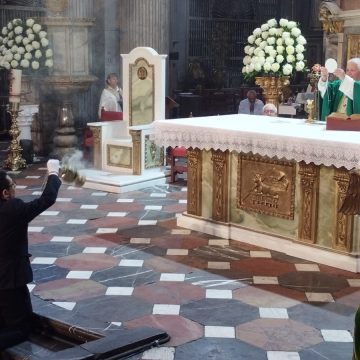 Arzobispo de Puebla clama por la paz y ora por periodista y activista asesinados