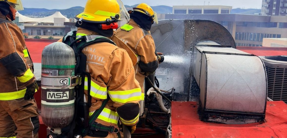 bomberos Fuego en restaurante de Sonata provoca movilización de bomberos