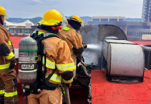 Fuego en restaurante de Sonata provoca movilización de bomberos