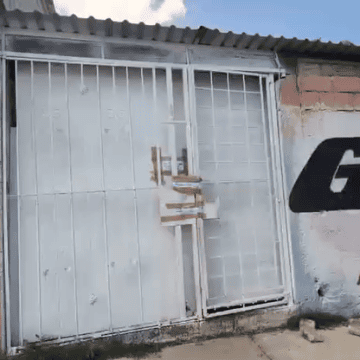 Catean presunto punto de venta de droga en la colonia Tres Cruces