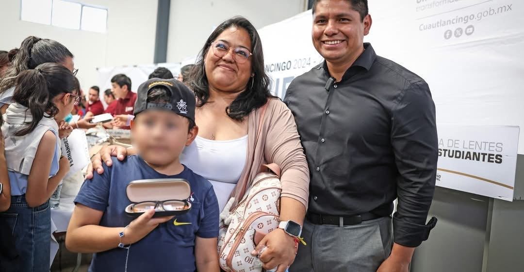 cuautlancingo Gobierno de Cuautlancingo entrega 476 lentes a estudiantes para fortalecer su aprendizaje