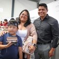 Gobierno de Cuautlancingo entrega 476 lentes a estudiantes para fortalecer su aprendizaje