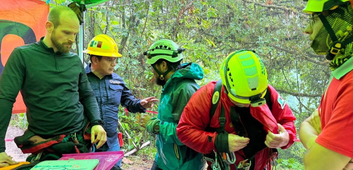 cuetzalan Localizan tres cuerpos en la Gruta de Chichicazapa; rescate se suspende temporalmente