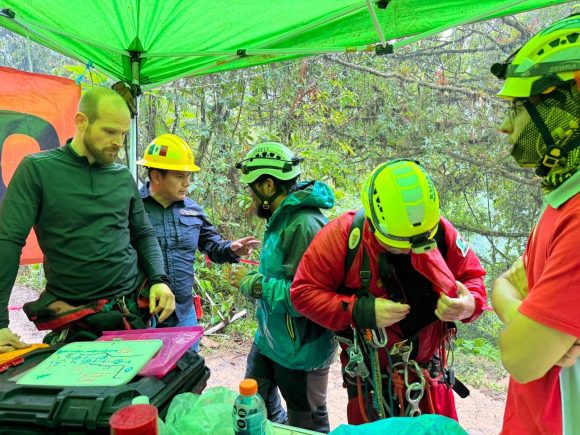Localizan tres cuerpos en la Gruta de Chichicazapa; rescate se suspende temporalmente