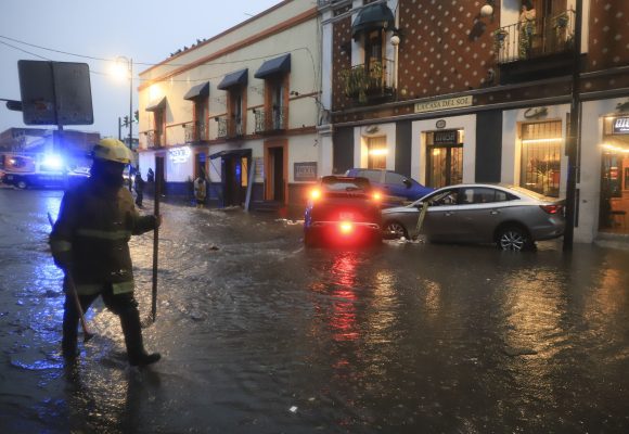 inundacion-centro-historico-714681 (1) Arquitectos proponen renovar el drenaje del Centro Histórico de Puebla