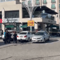 Balacera en Plaza Mazarik tras asalto a comensal; hay daños en vehículos y Starbucks