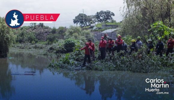 Tragedia por lluvias en Puebla: Mueren tres mujeres atrapadas en patrulla; el policía que las salvaba está desaparecido