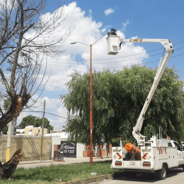 Instruye Tonantzin Fernández fortalecer el mantenimiento del alumbrado público en San Pedro Cholula