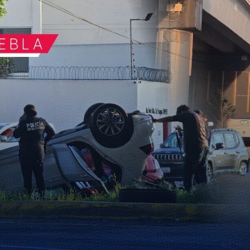 8a1bfac0-d598-4df2-9ce5-e76adca91720 Borracho provoca accidente en Periférico Ecológico y la 24 Sur; responsable emprendió la huida