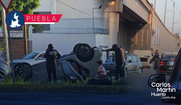 Borracho provoca accidente en Periférico Ecológico y la 24 Sur; responsable emprendió la huida