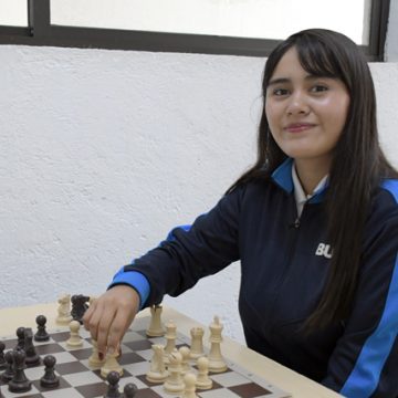 A_StephanieBarranco Obtiene alumna BUAP medalla de plata en ajedrez