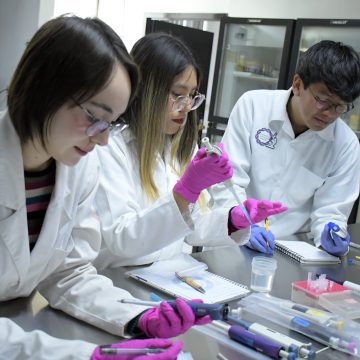 Investigadores de la BUAP buscan nuevas formas de detectar virus, bacterias y cáncer