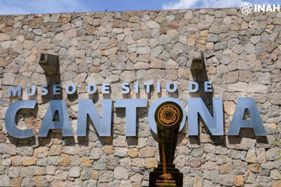 Cantona recibe el trofeo de la Quiniela INAH 2026 y formaliza convenio de conservación
