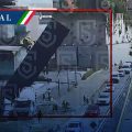 Colapso de espectacular en Paseo Interlomas deja una conductora muerta
