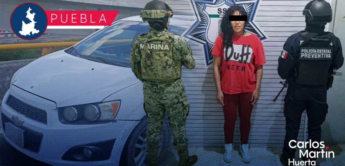 Detienen a mujer con droga, cartuchos y auto ligado a atraco en Plaza Mazarik