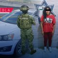 Detienen a mujer con droga, cartuchos y auto ligado a atraco en Plaza Mazarik