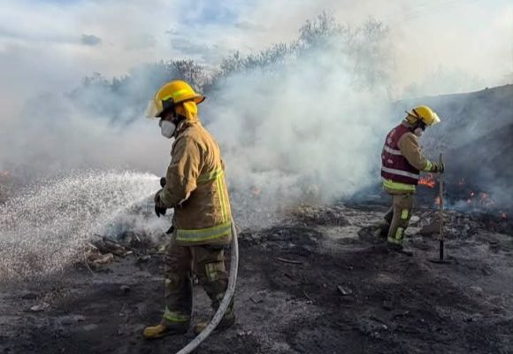 HPuG4zDWwAAuvFE Movilización en Zinacatepec por incendio en basurero clandestino: más de 6 horas de labores