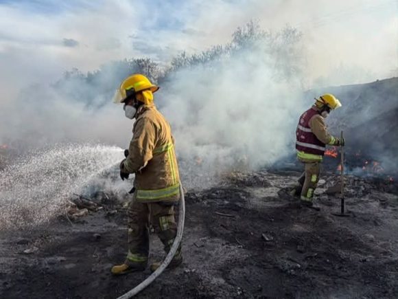 HPuG4zDWwAAuvFE Movilización en Zinacatepec por incendio en basurero clandestino: más de 6 horas de labores