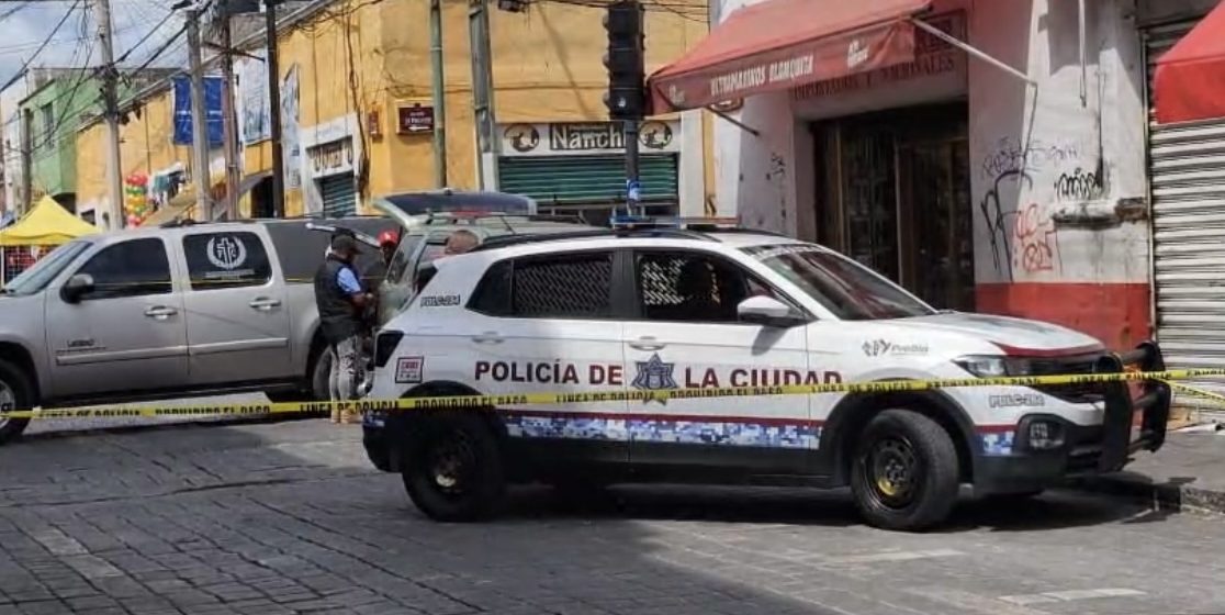 Hombre de 60 años muere por causas naturales tras comprar en el Mercado 5 de Mayo, Puebla