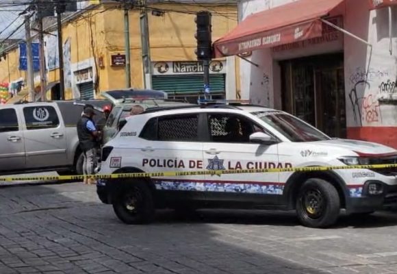 Hombre de 60 años muere por causas naturales tras comprar en el Mercado 5 de Mayo, Puebla