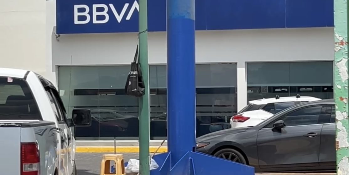 Asaltan con pistola banco BBVA en Campestre Mayorazgo; se llevan 11 mil pesos