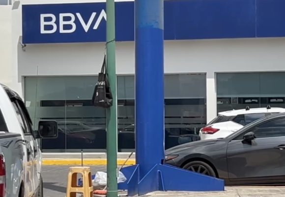 Asaltan con pistola banco BBVA en Campestre Mayorazgo; se llevan 11 mil pesos