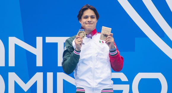 Osmar Olvera - Santo Domingo Osmar Olvera conquista su tercer oro y México firma el 1-3 en trampolín de 3m