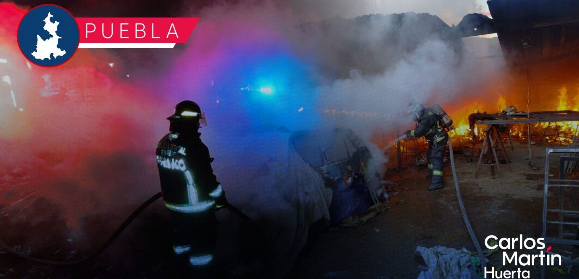 Protección Civil atiende dos incendios simultáneos en Puebla capital; reportan solo daños materiales