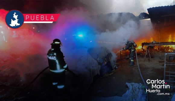 Protección Civil atiende dos incendios simultáneos en Puebla capital; reportan solo daños materiales