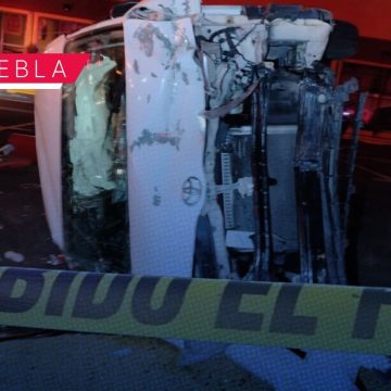 Choque entre camión de personal y van familiar deja varios heridos en la México-Puebla
