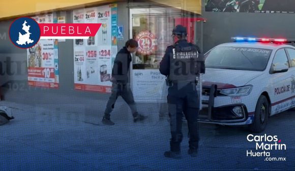 Reportaron un presunto muerto y resultaba ser un hombre dormido afuera de un OXXO