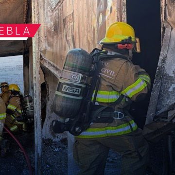 Se incendia caseta de Telmex abandonada en San Sebastián de Aparicio