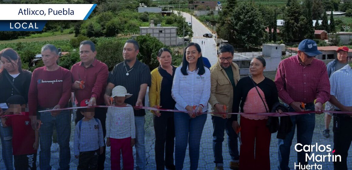 Ariadna Ayala entrega la segunda etapa de la calle Independencia en San Juan Ocotepec, Atlixco