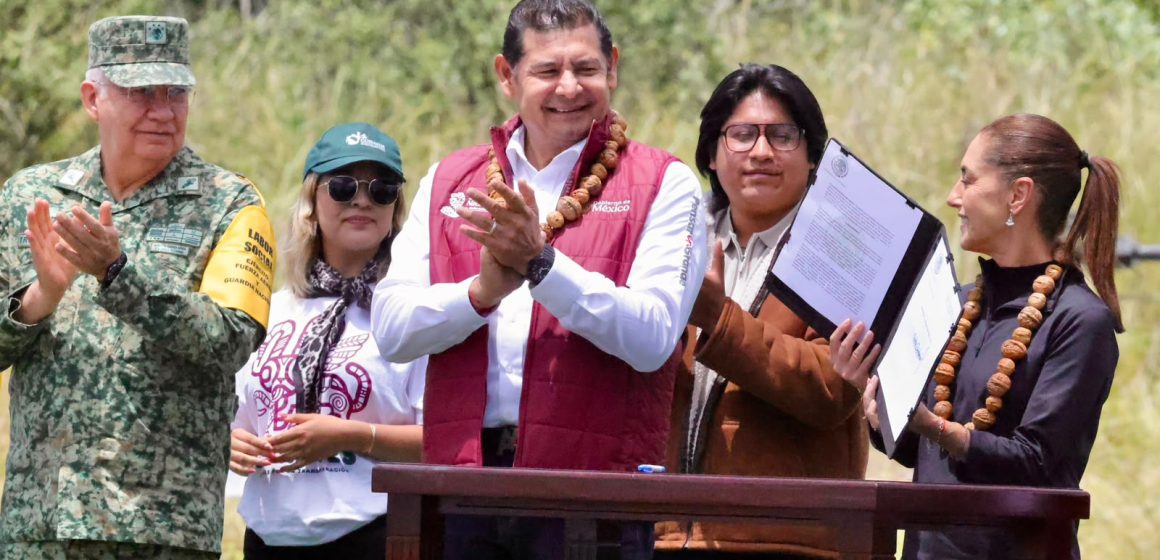 Sheinbaum firma desde Puebla decreto para hacer permanente la Jornada Nacional de Reforestación