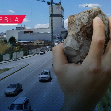Lanzan piedras a vehículos para asaltar a conductores en la Vía Atlixcáyotl