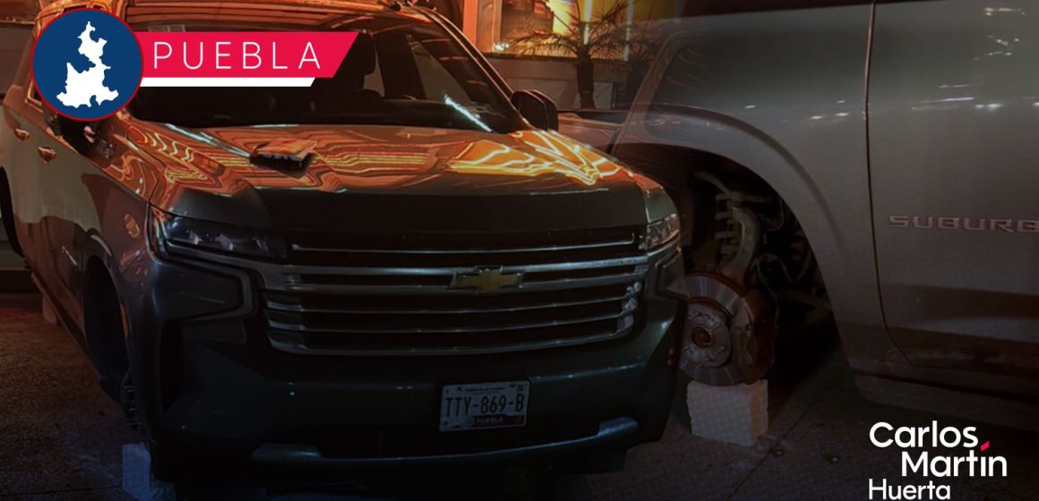 Dan cristalazo y roban 3 llantas a camioneta Suburban en la Vía Atlixcáyotl