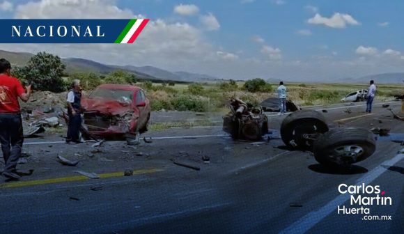Tractocamión protagoniza terrible accidente en la autopista Cuacnopalan-Oaxaca