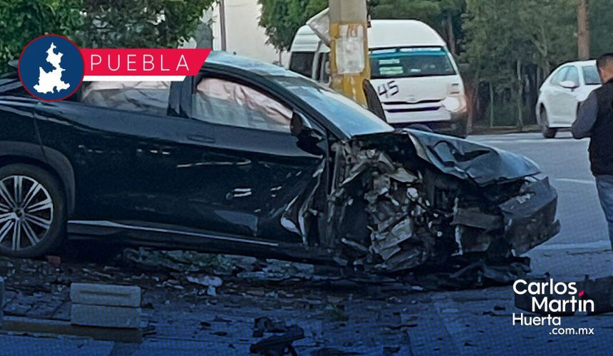 WhatsApp Image 2026-08-14 at 10.39.00 AM Vehículo BYD protagoniza fuerte accidente en la Vía Atlixcáyotl
