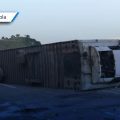 Tráiler vuelca sobre la autopista Puebla-Orizaba y provoca el cierre parcial de la circulación
