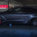 Roban llantas a camioneta Tesla en estacionamiento privado de Sonata