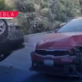 Seat negro termina volcado tras fuerte accidente en Periférico Ecológico