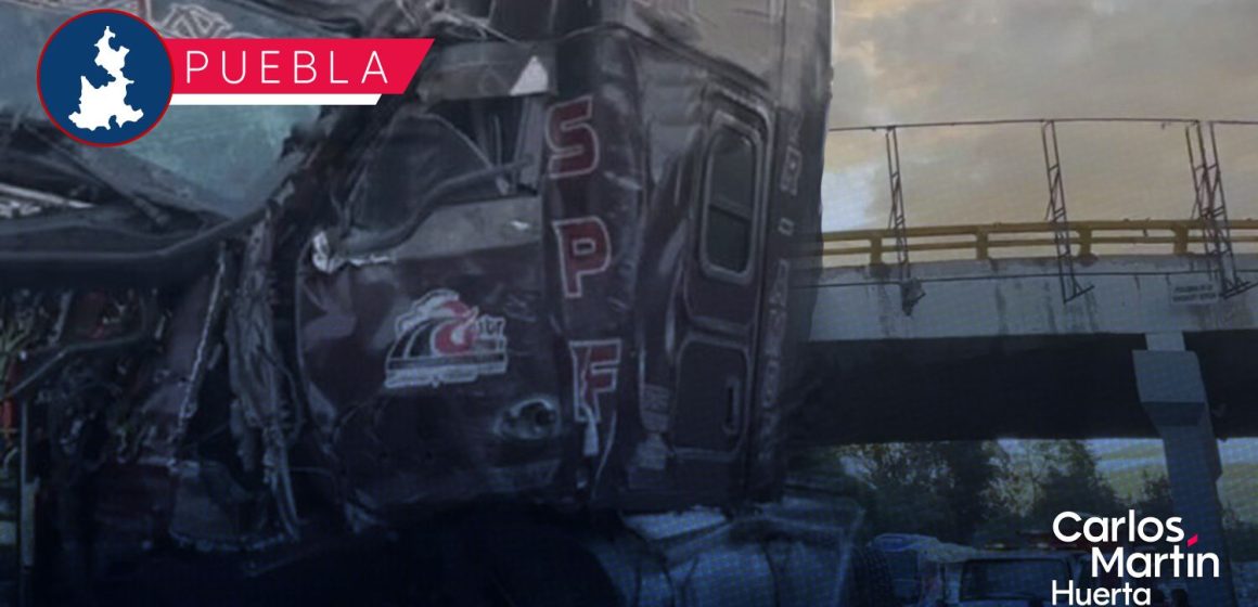 WhatsApp Image 2026-08-21 at 12.43.37 PM Tráiler se estrella contra pilar de puente en la autopista México-Puebla