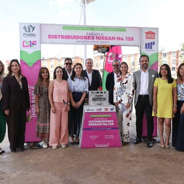 Pepe Chedraui y MariElise Budib colocan primera piedra del Centro Educativo LUMINA en Puebla