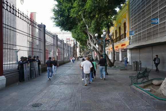 Liberan corredor 5 de Mayo de comercio popular