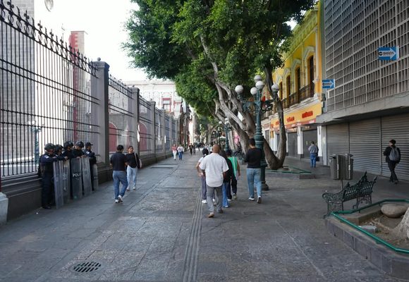 WhatsApp Image 2026-08-31 at 11.00.03 AM Liberan corredor 5 de Mayo de comercio popular