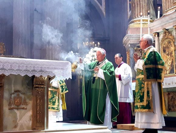 Monseñor Víctor Sánchez pide por la paz y la familia en misa dominical