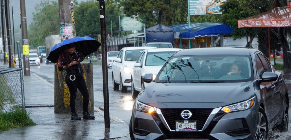 Puebla pone a prueba semáforos electrónicos para alertar sobre zonas inundables
