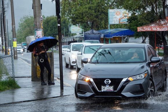 Puebla pone a prueba semáforos electrónicos para alertar sobre zonas inundables